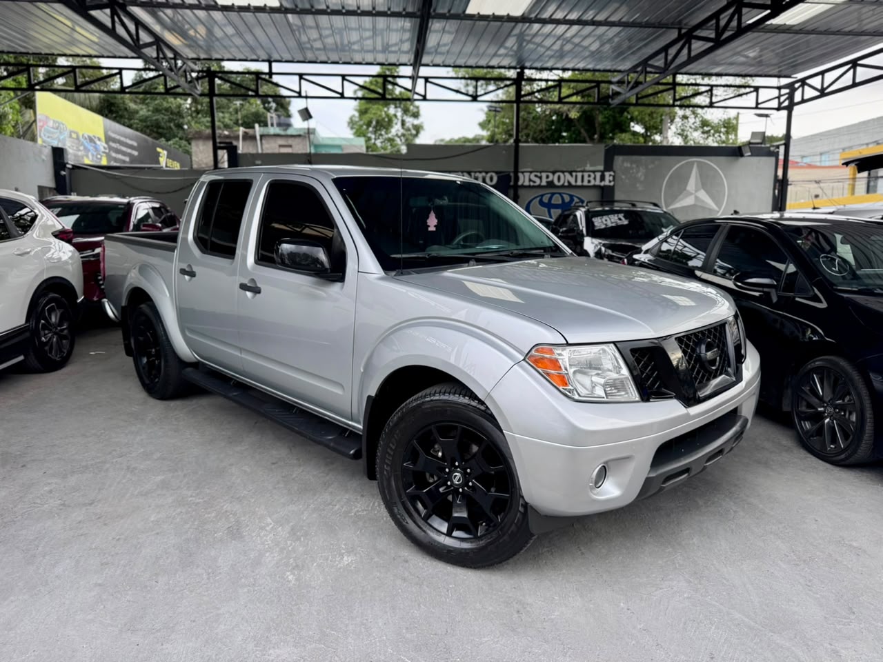 Nissan FRONTIER SV 2020