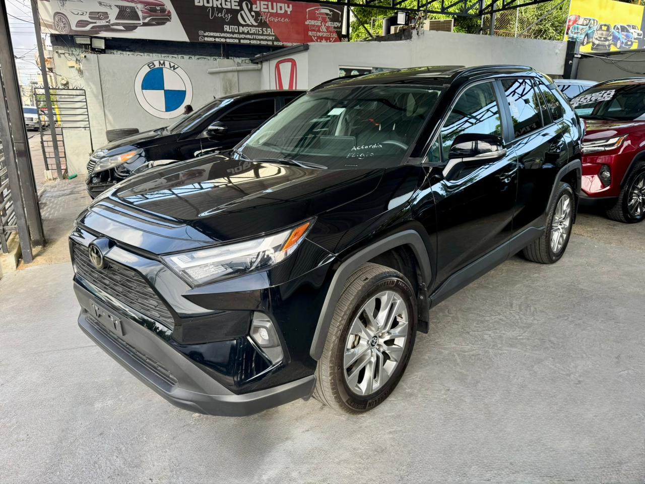 Toyota Rav4 XLE Premium 2024
